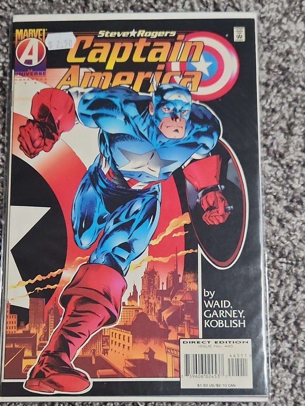Marvel Captain America Comic Cover Case - Blue & Red